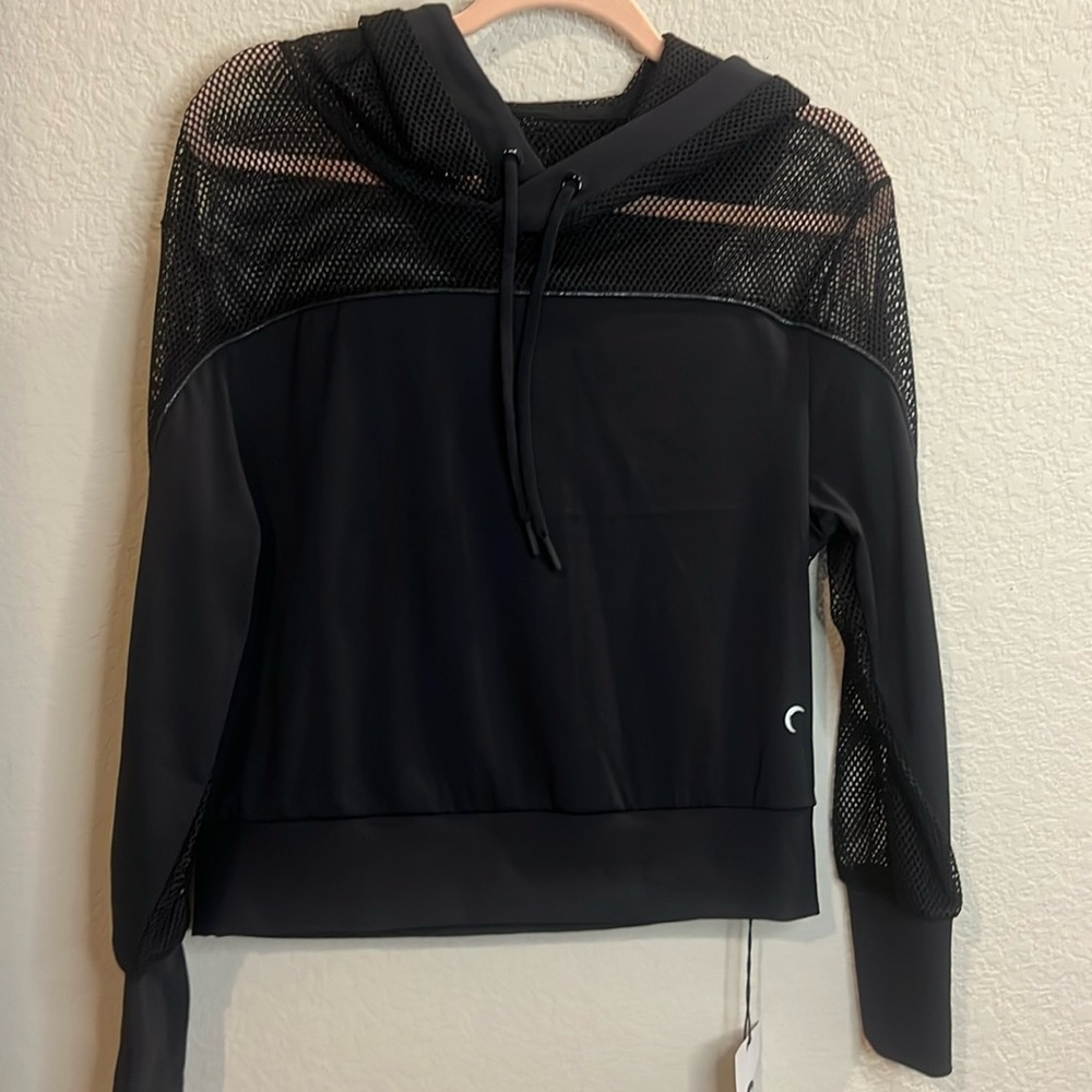 ZYIA Black Mesh Hooded Crop Sweatshirt Winner Hoodie NWT Women’s size XS